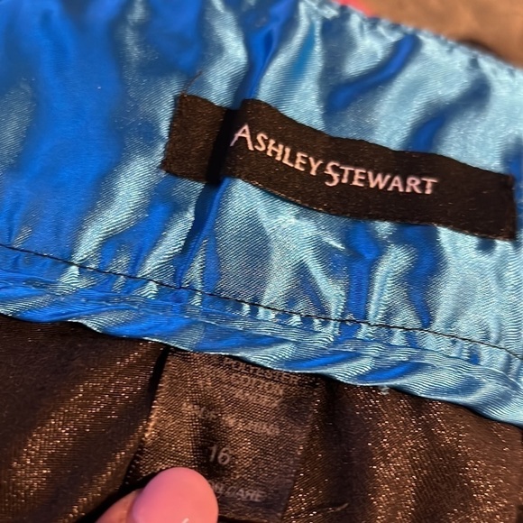 Ashley Stewart Crop Sheen Fabric Pants Size 16 - Picture 9 of 9